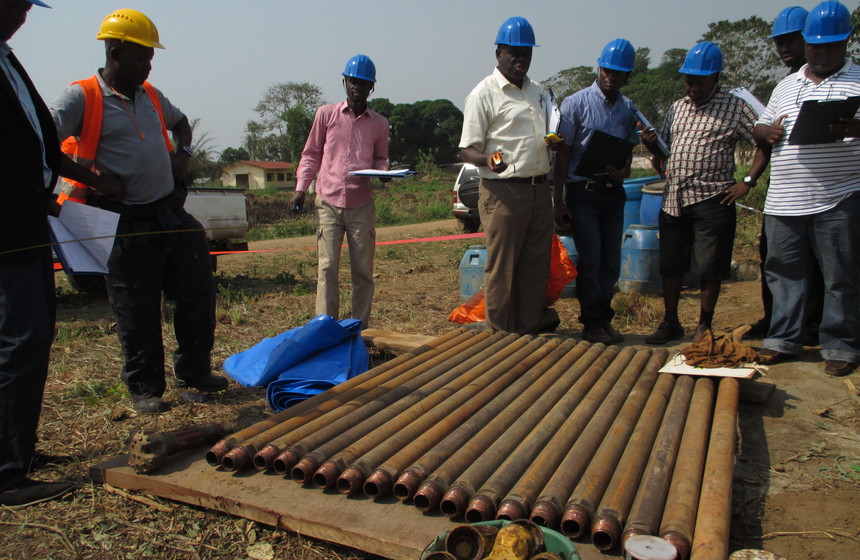 TrainingdrillingsupervisorsinSierraLeonein2014-860x560